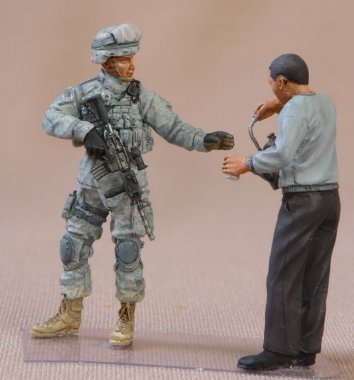 1/35 Modern US Army Sergeant and Iraq man "Coffee"