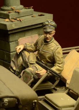 1/35 German Waffen SS Jeep Passenger, Ardennes 1944