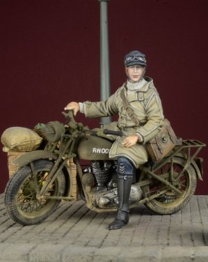 1/35 WRNS Despatch Rider 1939-45