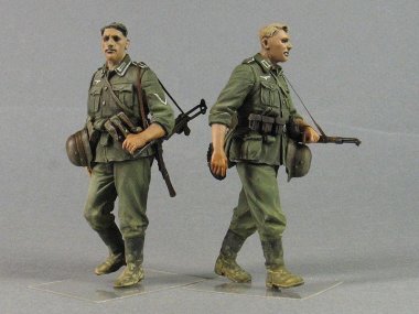 1/35 "Barbarossa" German Infantryman with 98k and MP-38