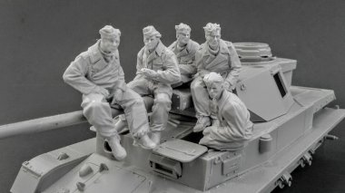 1/35 WWII German Panzer Crew at Rest