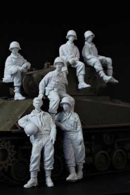 1/35 WWII US Sherman Crew ETO