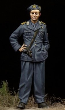 1/35 WWII Italian Commander of Decima MAS, The Black Prince