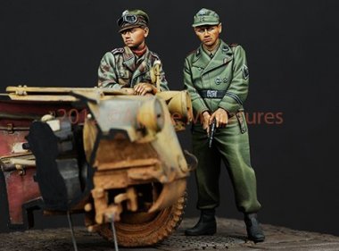 1/35 WWII German WSS AFV Crew Set (2 Figures)