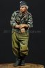 1/35 WWII German WSS AFV Crew Leaning