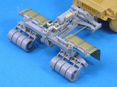 1/35 SPARK Mine Roller for Humvee