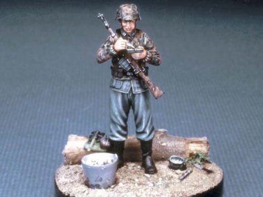 1/35 German Infantry Having a Meal