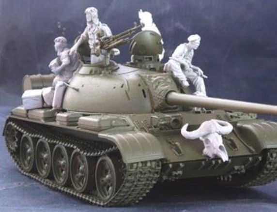 1/35 African T-55 Tank Crew with Accessories - Click Image to Close