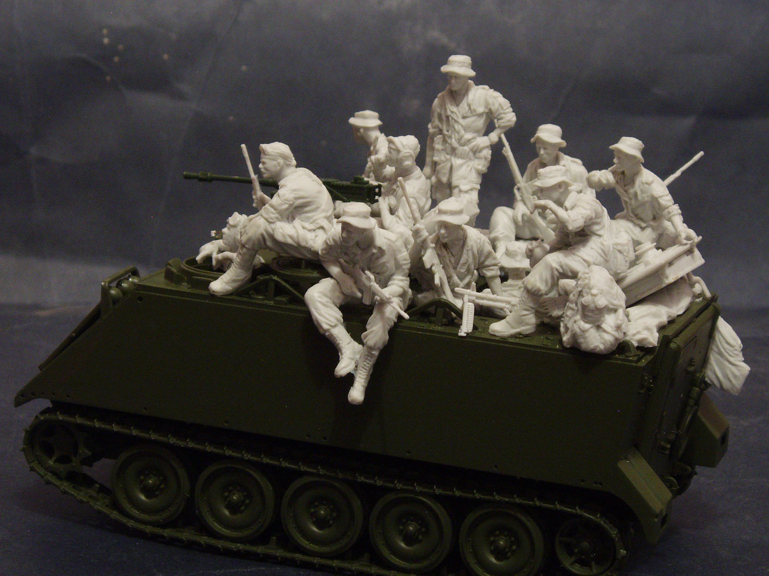 1/35 M113 Crew (11 Figures) - Click Image to Close