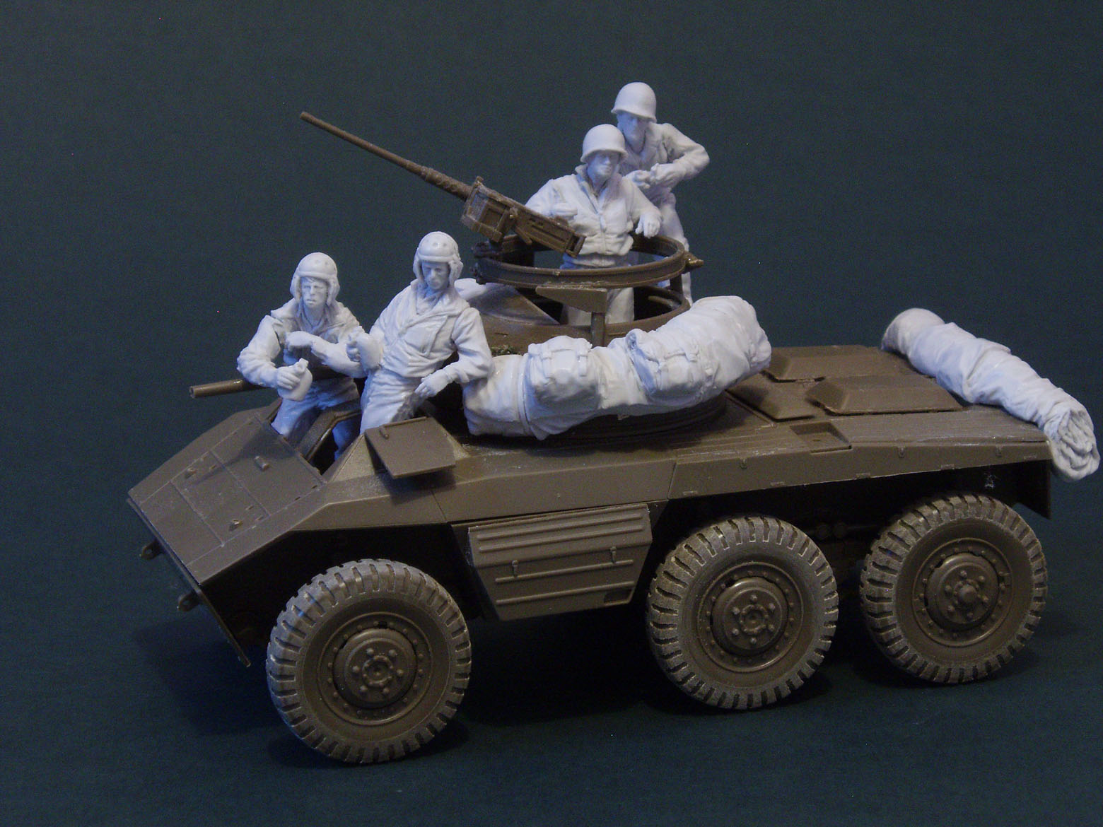 1/35 WWII US M8 Greyhound Crew & Stowage ETO - Click Image to Close