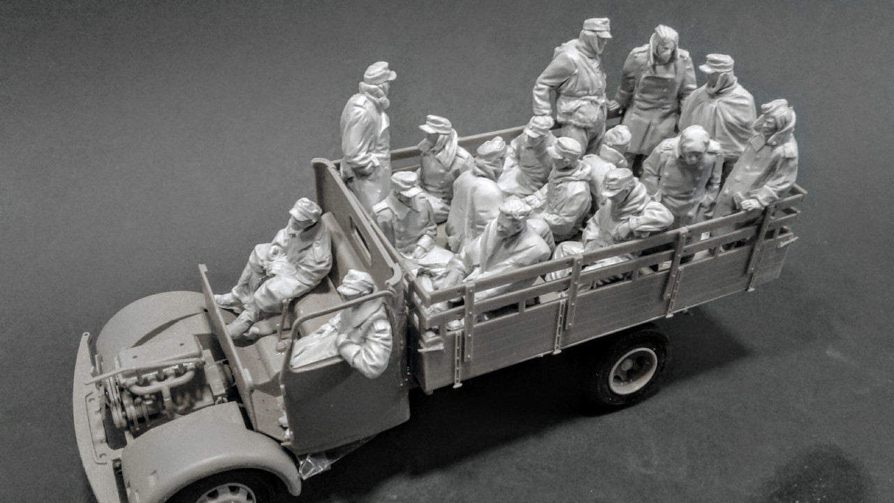 1/35 WWII German Prisoner in Truck, Full Set - Click Image to Close