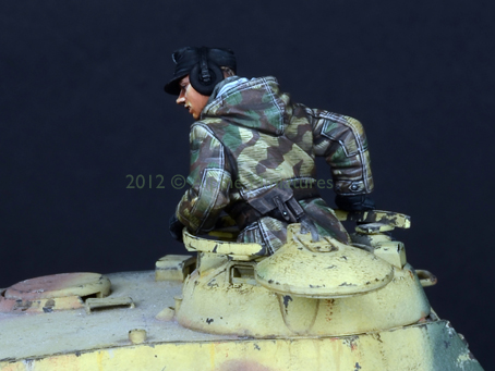 1/35 WWII German Panther Commander #1 - Click Image to Close