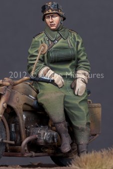 1/35 WWII German Motorcycle Driver