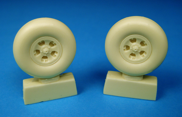 1/32 Spitfire 5-Slot Main Wheels - Click Image to Close