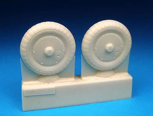 1/32 Bf109G Wheels, Ribbed Hub, Ribbed Tire - Click Image to Close