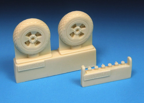 1/48 Sea Fury Main Wheels, Diamond Tread - Click Image to Close