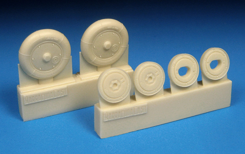 1/48 Bf109G Wheels - Ribbed Hub, Smooth Tire - Click Image to Close