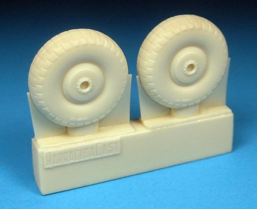 1/72 Beaufighter Late Wheels - Treaded Tyres - Click Image to Close