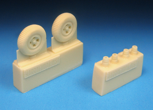 1/72 Spitfire Four Slot Block Tread Main Wheels - Click Image to Close