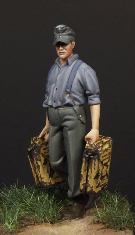 1/35 WWII German SS SPG Crewman - Click Image to Close