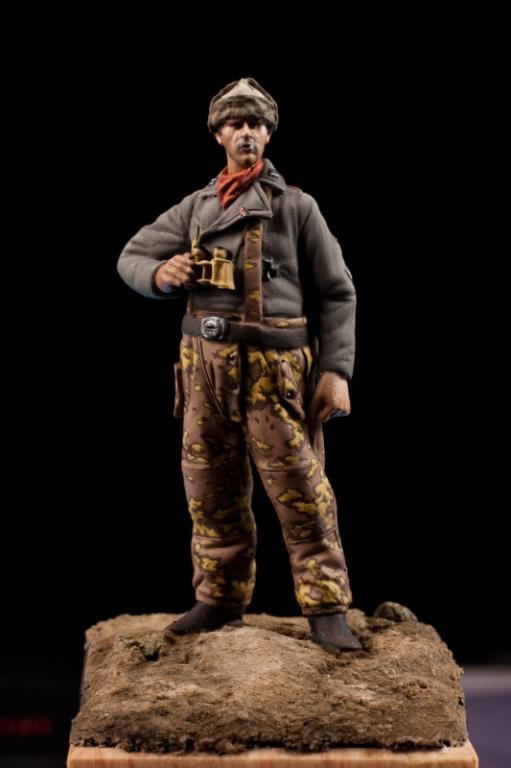 1/35 WWII German Waffen SS Tank Crewman - Click Image to Close