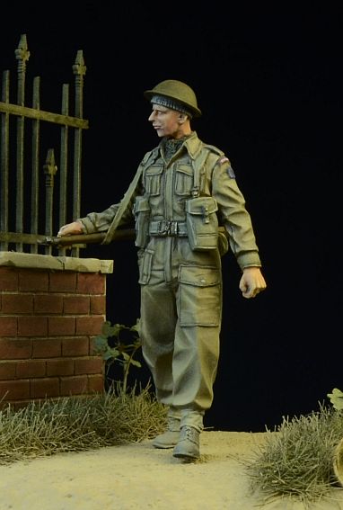 1/35 British/Commonwealth Infantryman Walking 1942-45 - Click Image to Close