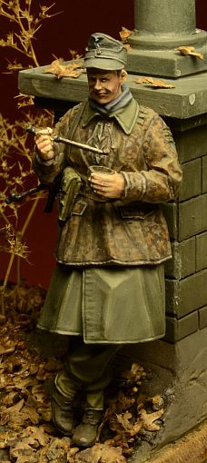 1/35 German Waffen SS Soldier at Eating, Ardennes 1944 - Click Image to Close