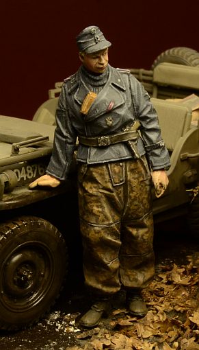 1/35 German Waffen SS Tanker, Ardennes 1944 - Click Image to Close