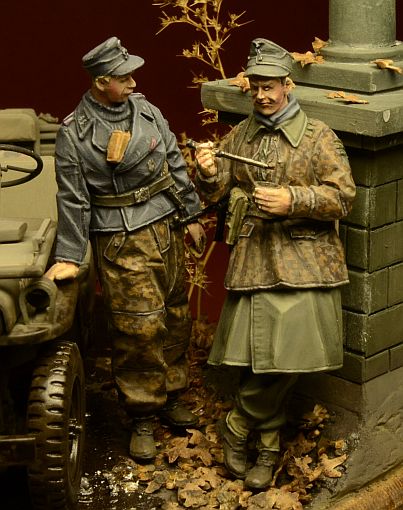 1/35 German Waffen SS Soldiers at Rest, Ardennes 1944 - Click Image to Close