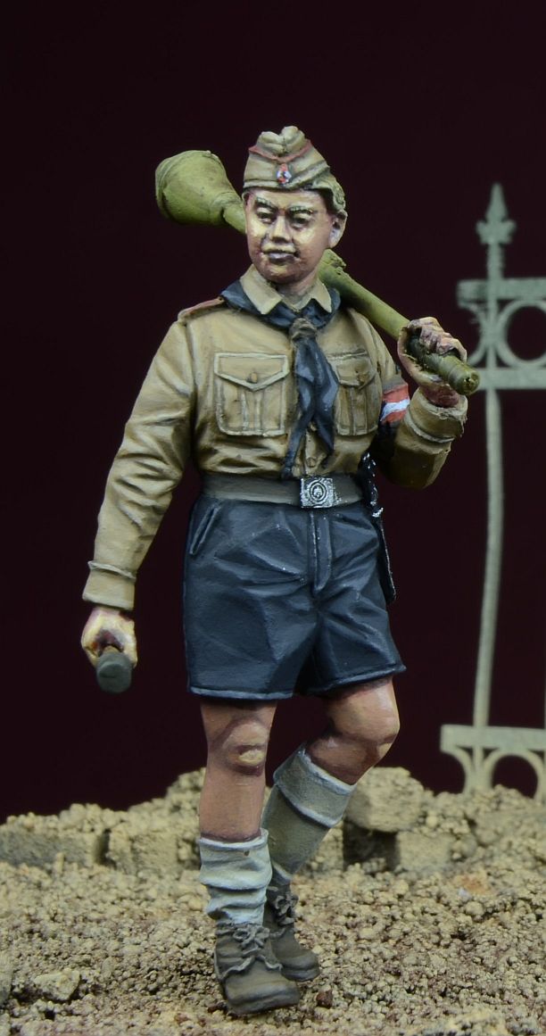 1/35 Hitlerjugend Boy #1, Germany 1945 - Click Image to Close