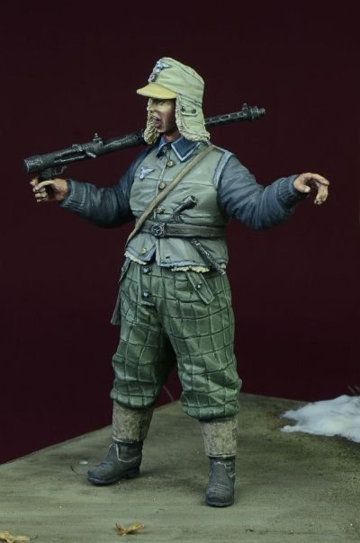 1/35 WWII Luftwaffe Mechanic Supervisor, Winter 1942-45 - Click Image to Close