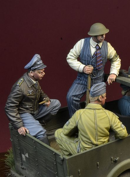 1/35 "Under Guard" Battle of Britain 1940 (3 Figures Set) - Click Image to Close