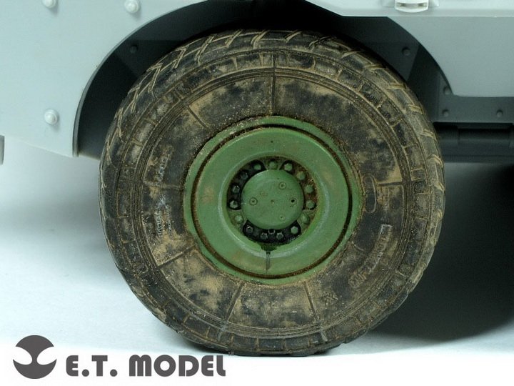 1/35 B1 Centauro Tank Destroyer Weighted Wheels (8 pcs) - Click Image to Close