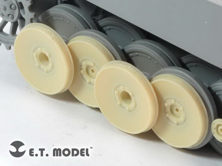 1/35 Demeged Wheels for Tiger I Early Version (4 pcs) - Click Image to Close