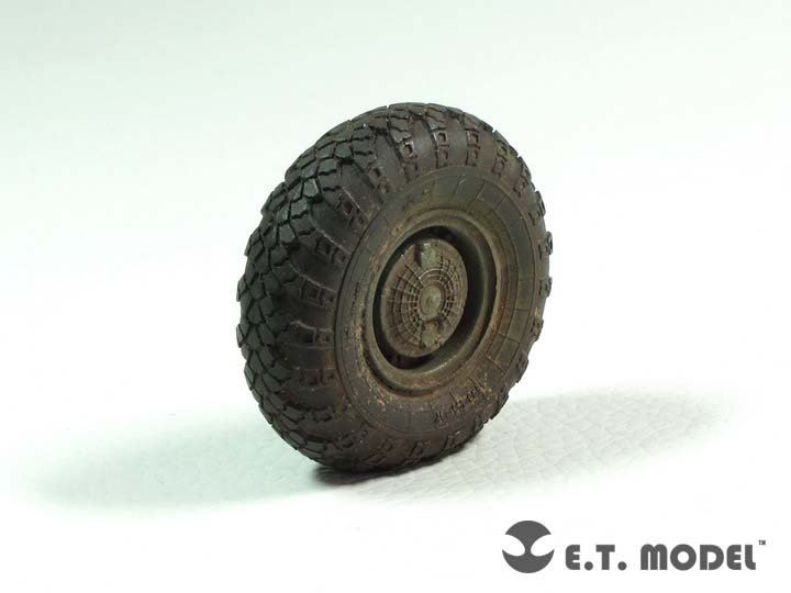 1/35 Russian BTR-80 APC Weighted Wide Type Wheels (8 pcs) - Click Image to Close