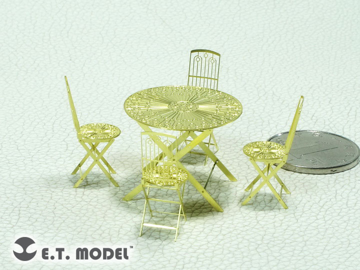 1/35 Dining Table and Chairs Type.2 - Click Image to Close