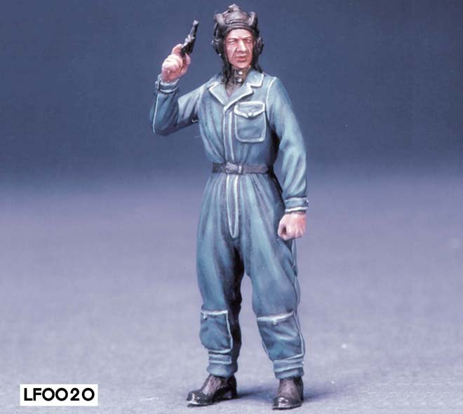 1/35 WWII Russian Tank Crew - Click Image to Close