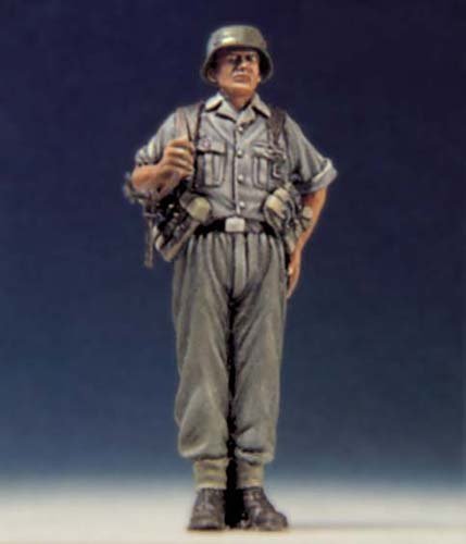 1/35 German Infantry, Attention! - Click Image to Close