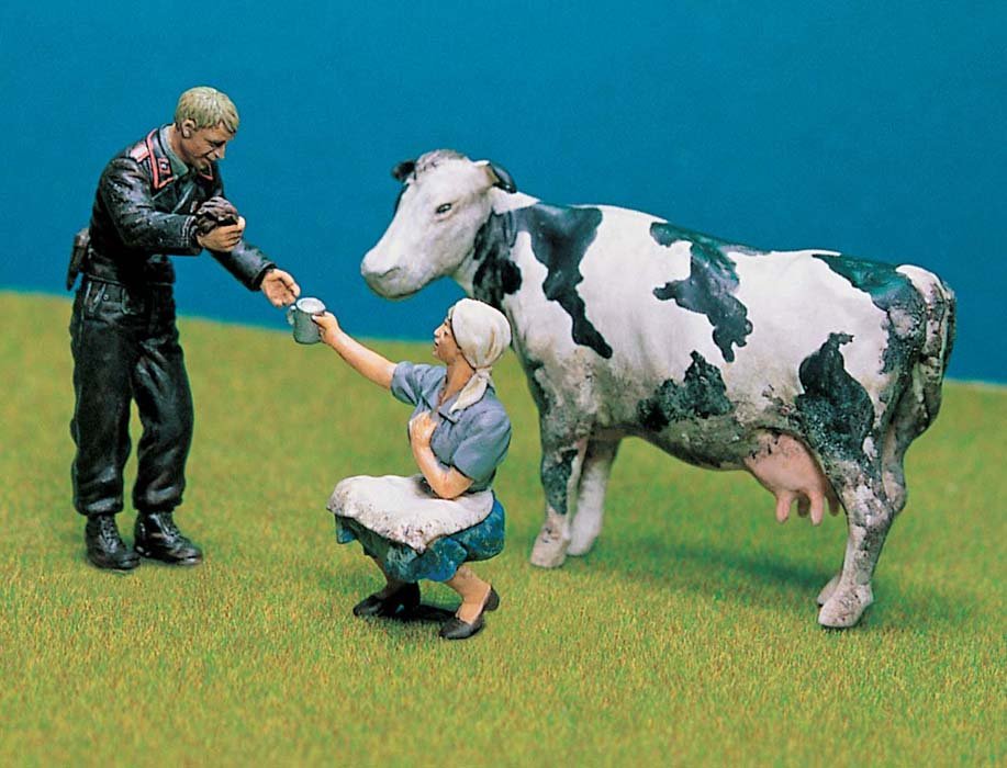 1/35 Would You Like Some Milk? w/ Milk-Cow - Click Image to Close