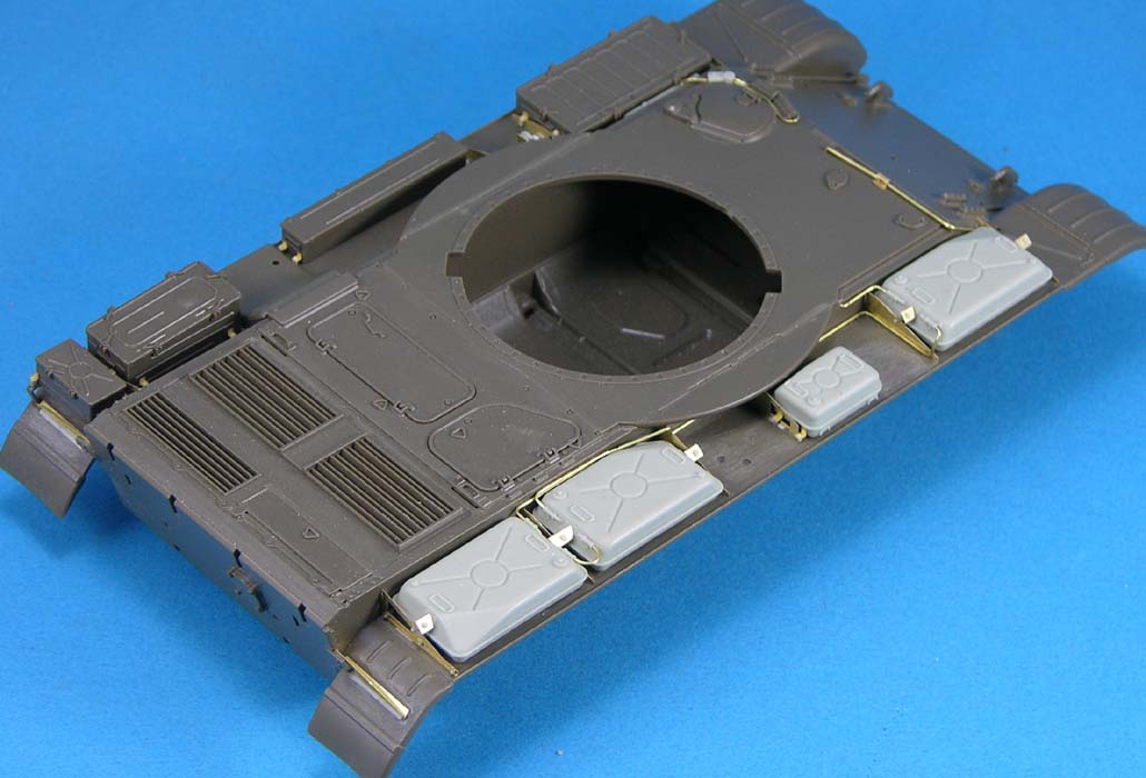 1/35 T-55 Fender Fuel Tank Set - Click Image to Close