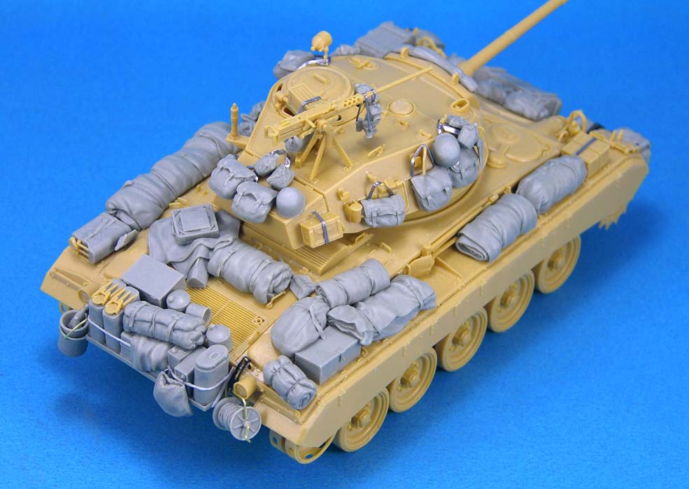 1/35 M24 Chaffee Light Tank Stowage Set - Click Image to Close