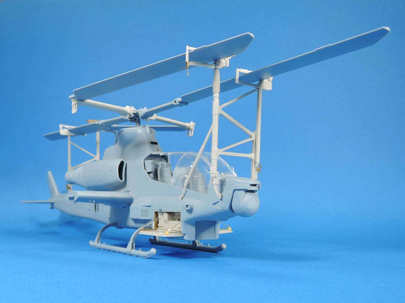 1/35 AH-1Z Upgrade Blade Fold Rack Set - Click Image to Close