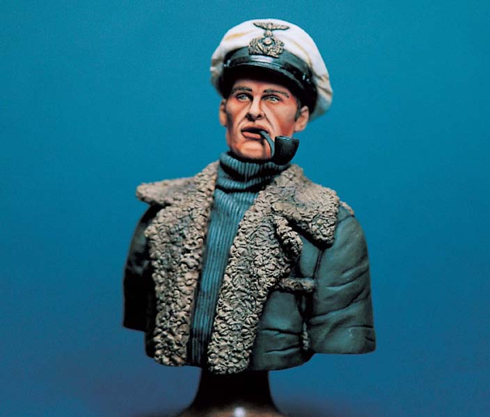 1/9 German U-Boat Captain - Click Image to Close