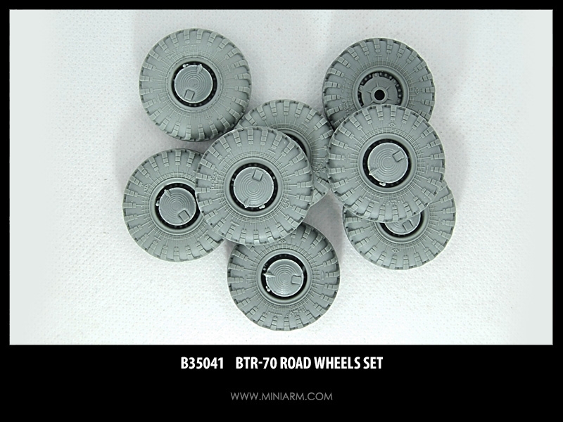 1/35 BTR-70 Road Wheels Set (8 pcs) - Click Image to Close