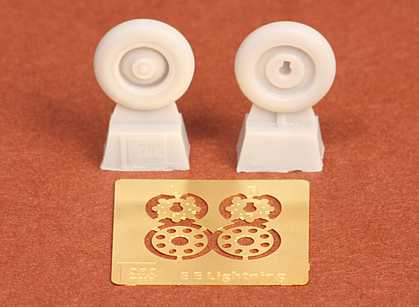 1/72 E.E. Lightning Wheels for Airfix Kit - Click Image to Close