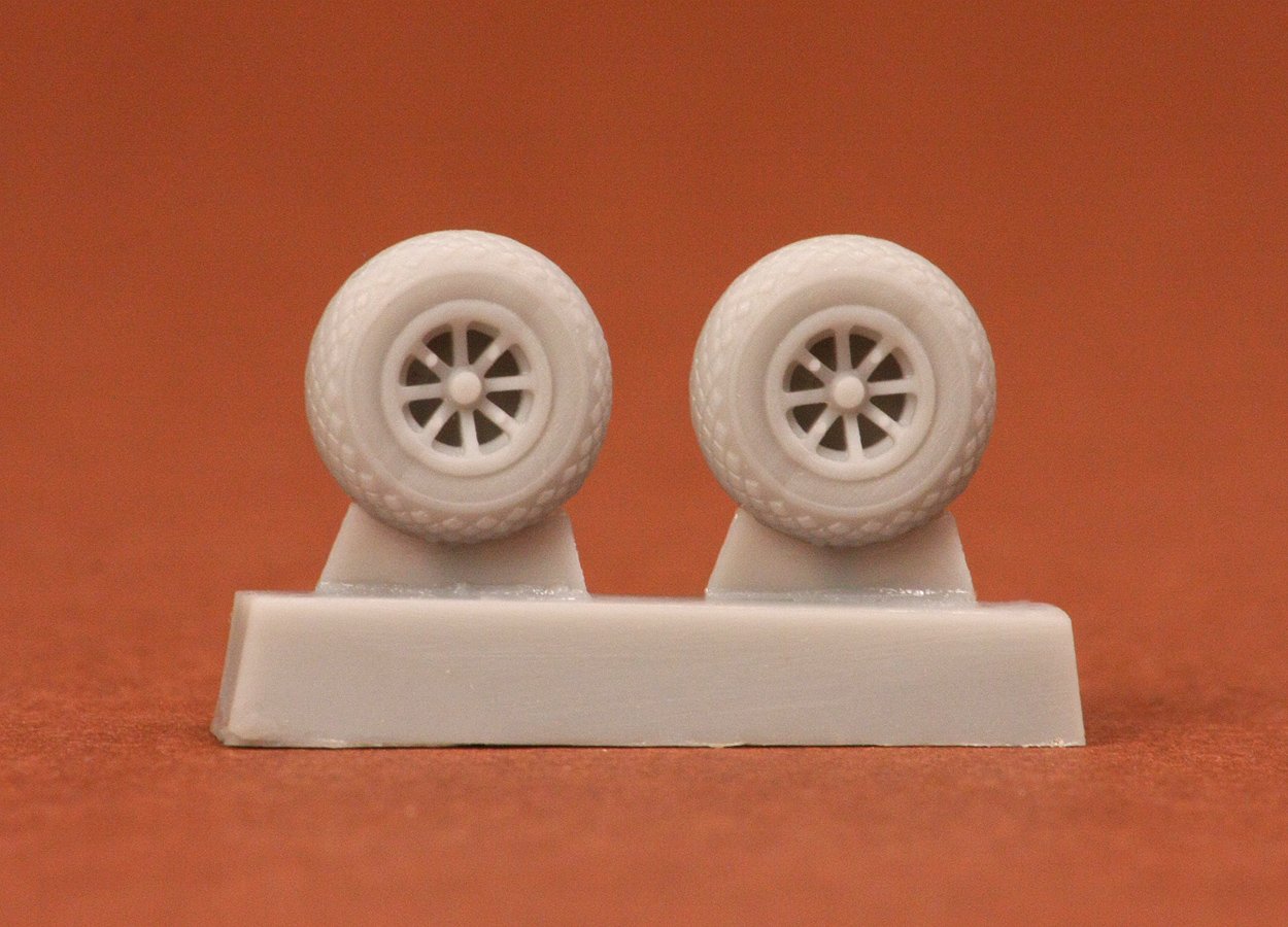 1/72 P-40N Wheel Set (27" Diamond Tread) - Click Image to Close