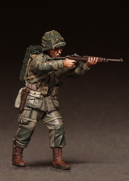 1/35 WWII US 82st Airborne Radio Operator in Battle - Click Image to Close