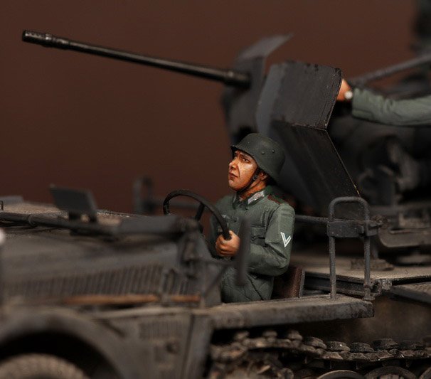 1/35 Driver for Sd.Kfz.10/4 - Click Image to Close