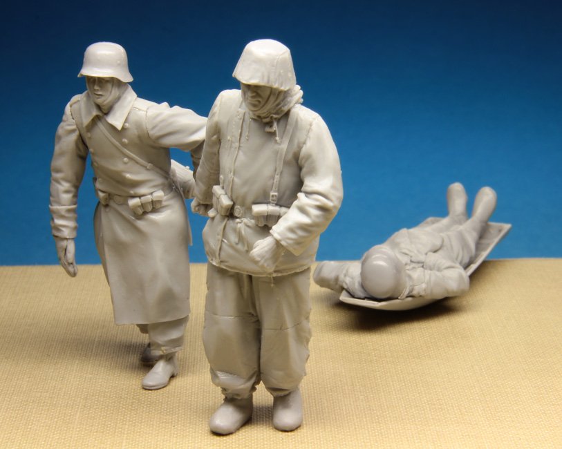 1/35 "Wounded Evacuation" German Infantrymen & Boat-Sled 1942-45 - Click Image to Close
