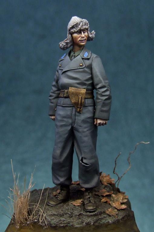 1/35 WWII Hungarian Panzer Crew - Click Image to Close